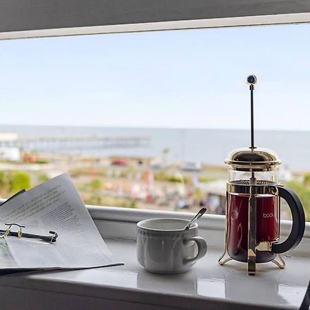 Modern 1 Bed Apartment, Sea Views, Free Parking, Wifi, Netflix Teignmouth Esterno foto